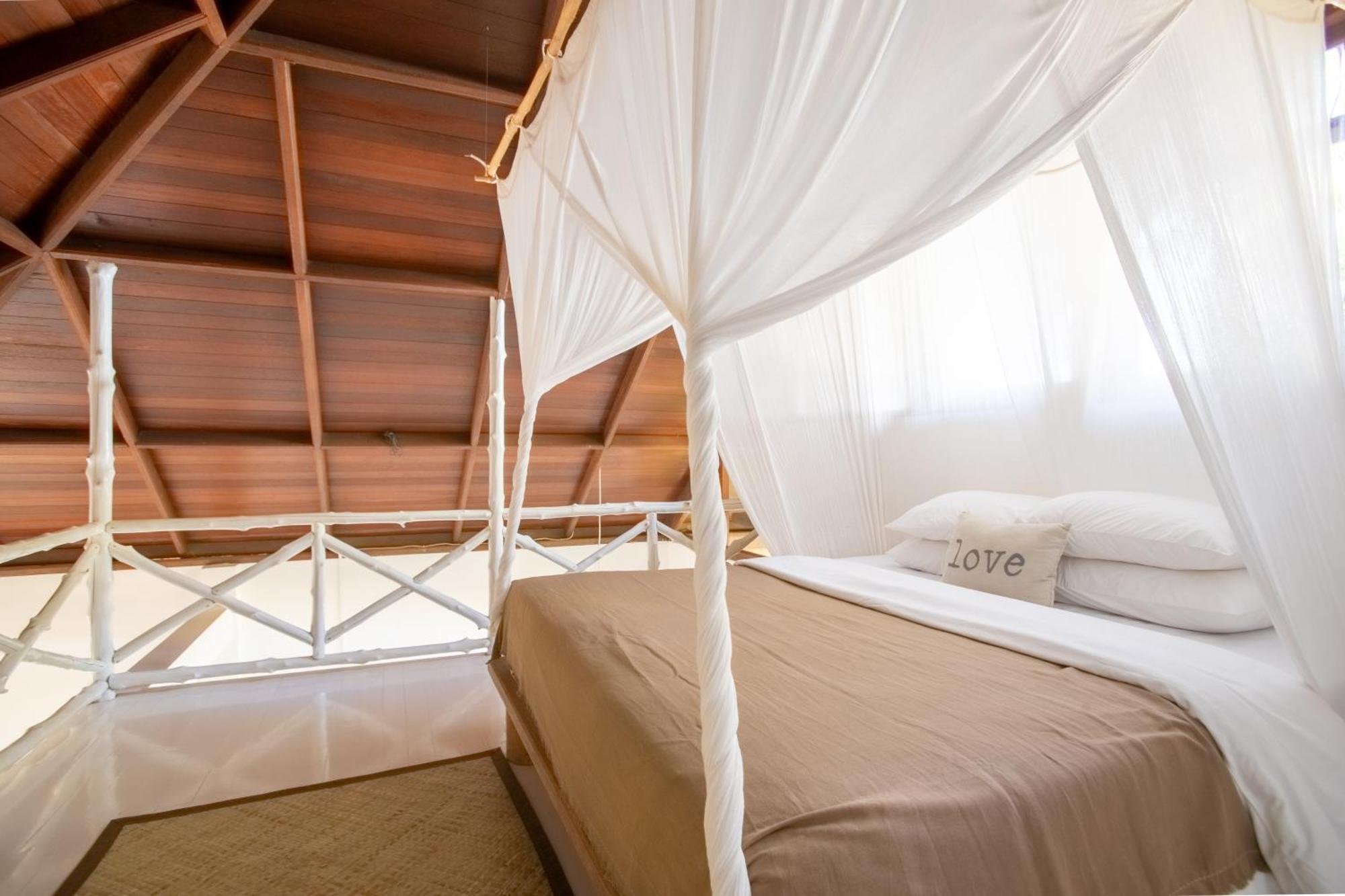 Aloita Resort Mentawai Tua Pejat Buitenkant foto